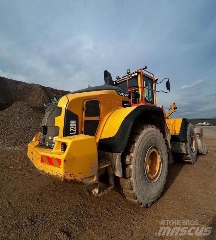 Volvo L 220 H Колесни товарачи