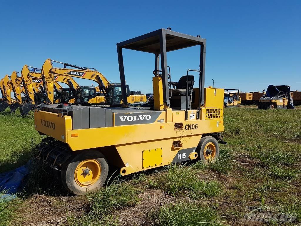 Volvo PT125 Пневматични гумени  ролки
