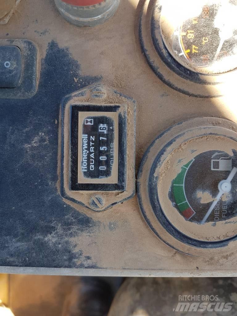 Volvo PT125 Пневматични гумени  ролки
