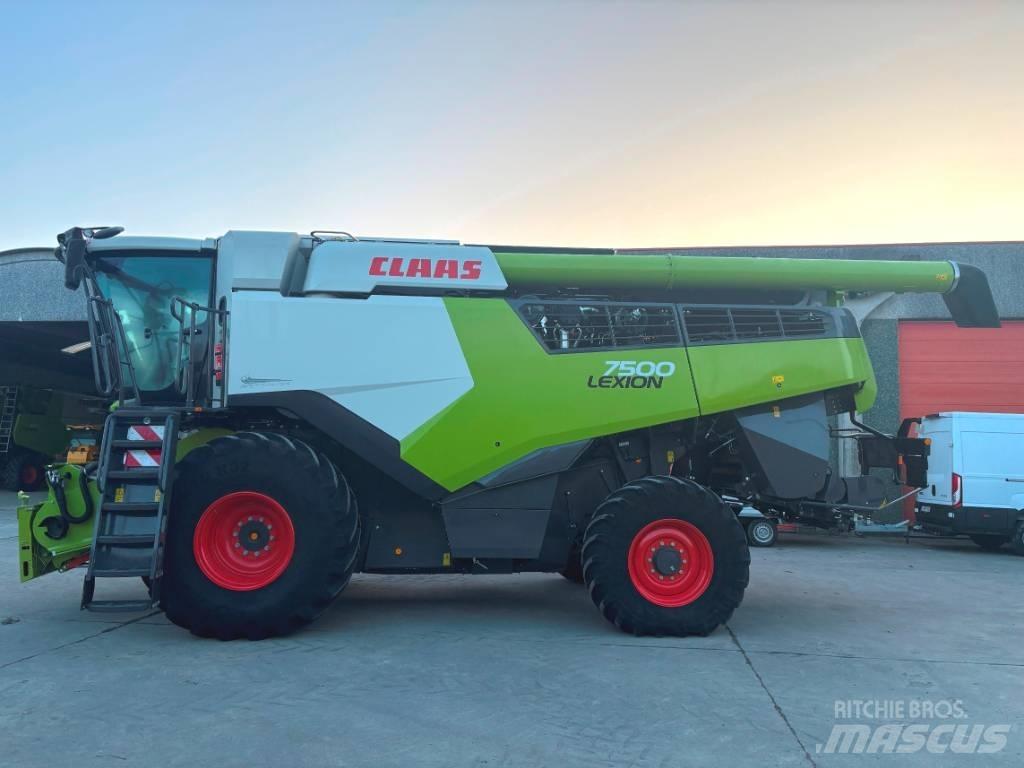 CLAAS Lexion 7500 Комбайни