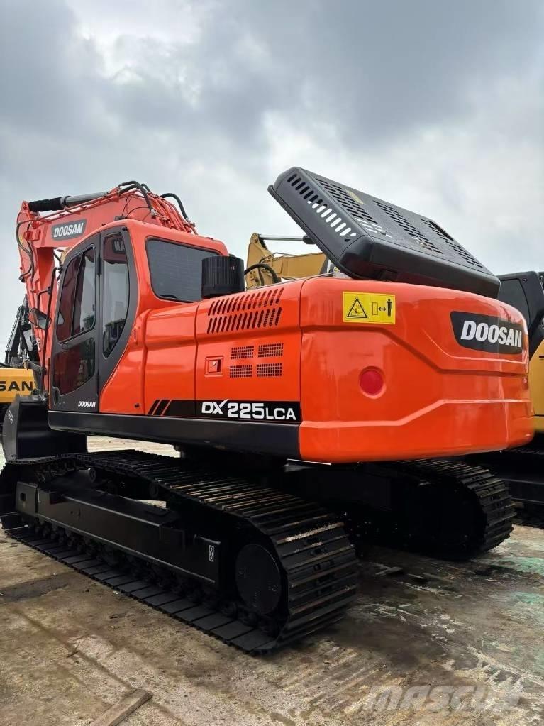 Doosan 225 LCA Верижен екскаватор
