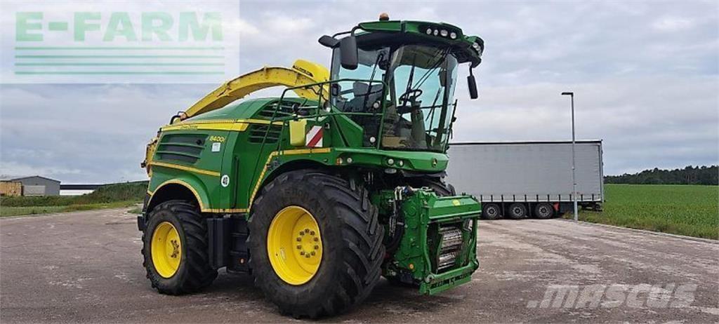 John Deere 8400 Самоходни фуражири