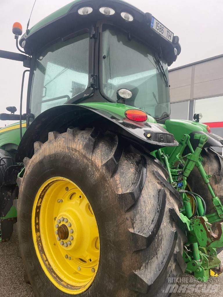 John Deere 8310 R Трактори
