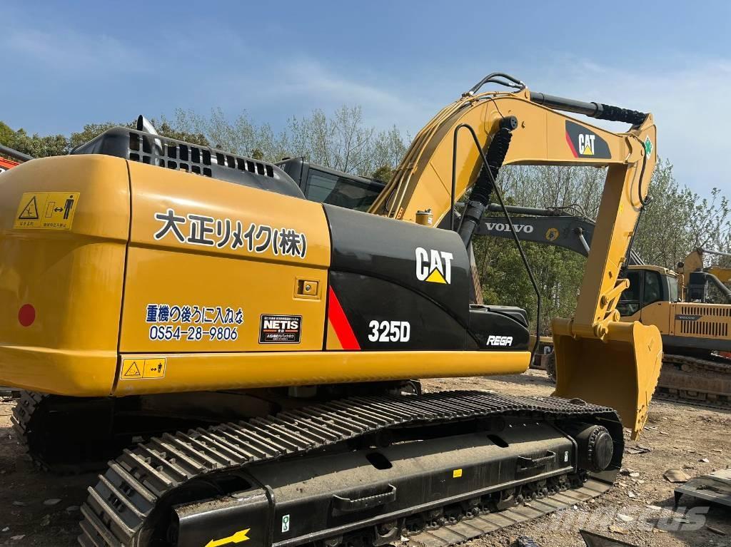 CAT 325 D Средни екскаватори 7т - 12т
