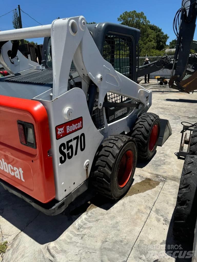 Bobcat S570 Мини товарачи
