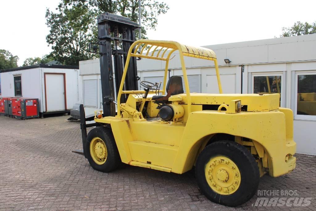 TCM FD100 Дизелови камиони