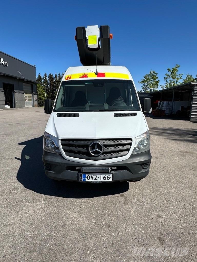 VERSALIFT VDT-170-F Моторизирани платформи с талига