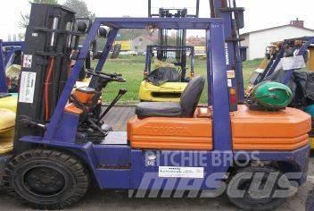 Toyota 02-5FGL30 Камиони с АГУ