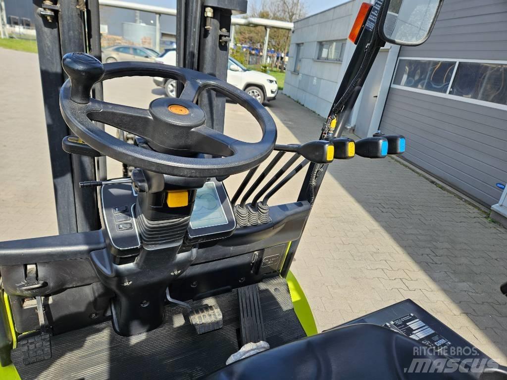 Clark EPX32i Електрически вилични кари-повдигачи