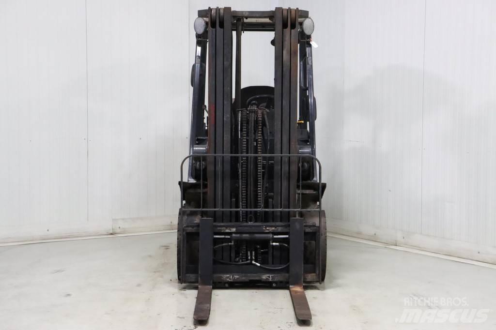 Nissan U1D2A20LQ Камиони с АГУ