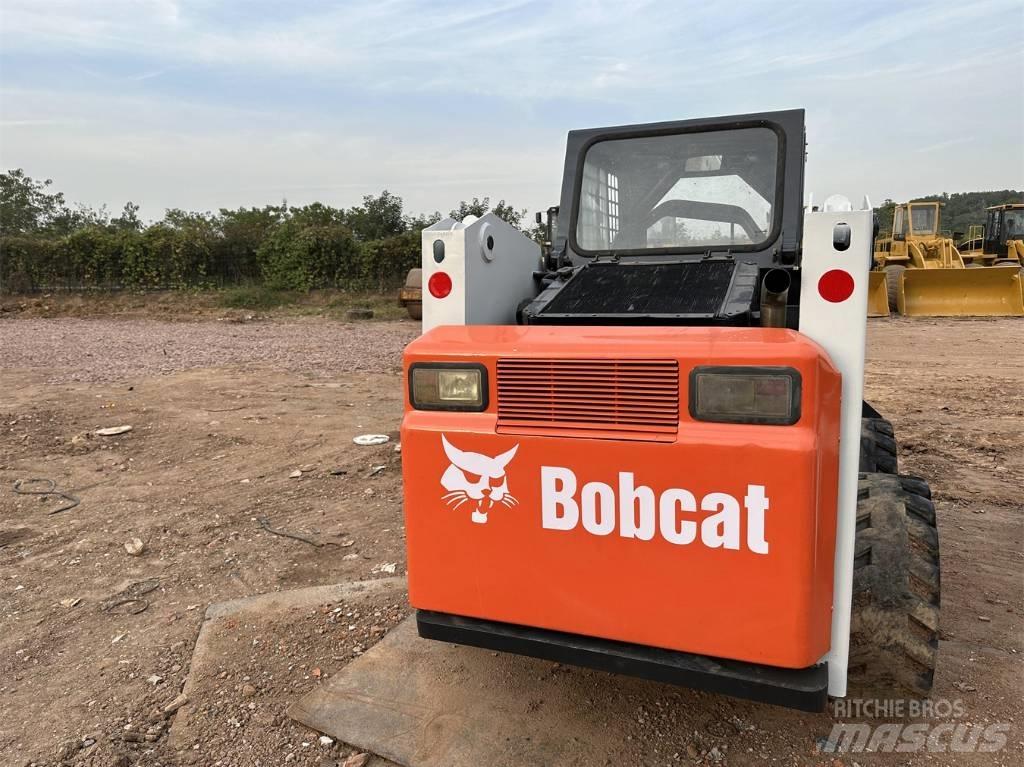 Bobcat S 300 Мини товарачи
