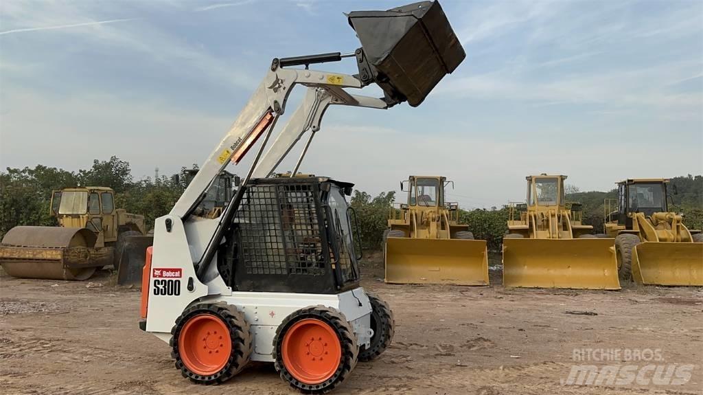 Bobcat S 300 Мини товарачи
