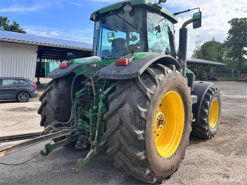 John Deere 7820 Трактори