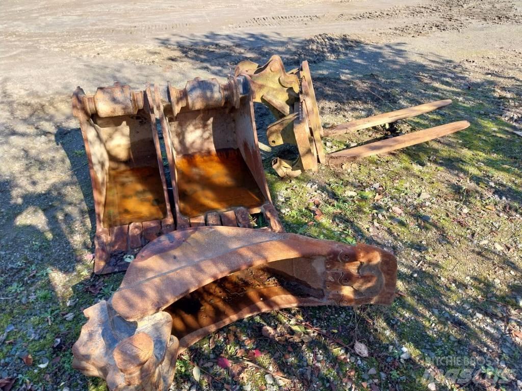 Komatsu PW98MR-10 Колесни екскаватори