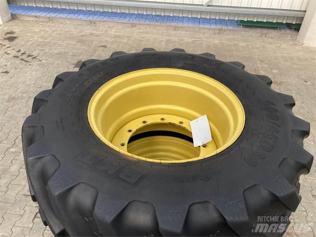 BKT 600/65R30 Колелета/Гуми