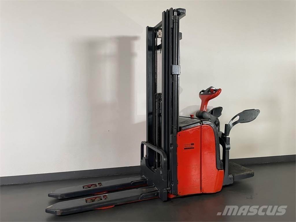 Linde L14AP Колички високоповдигачи с теглич
