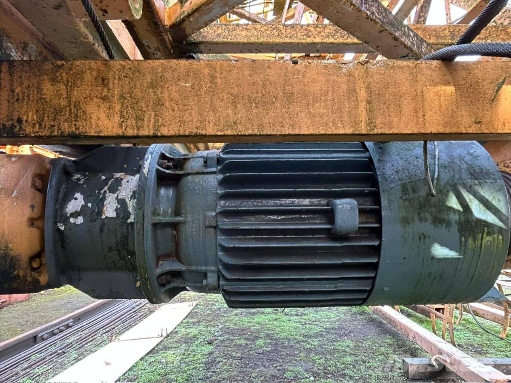 Liebherr 88 K Части и оборудване за кранове
