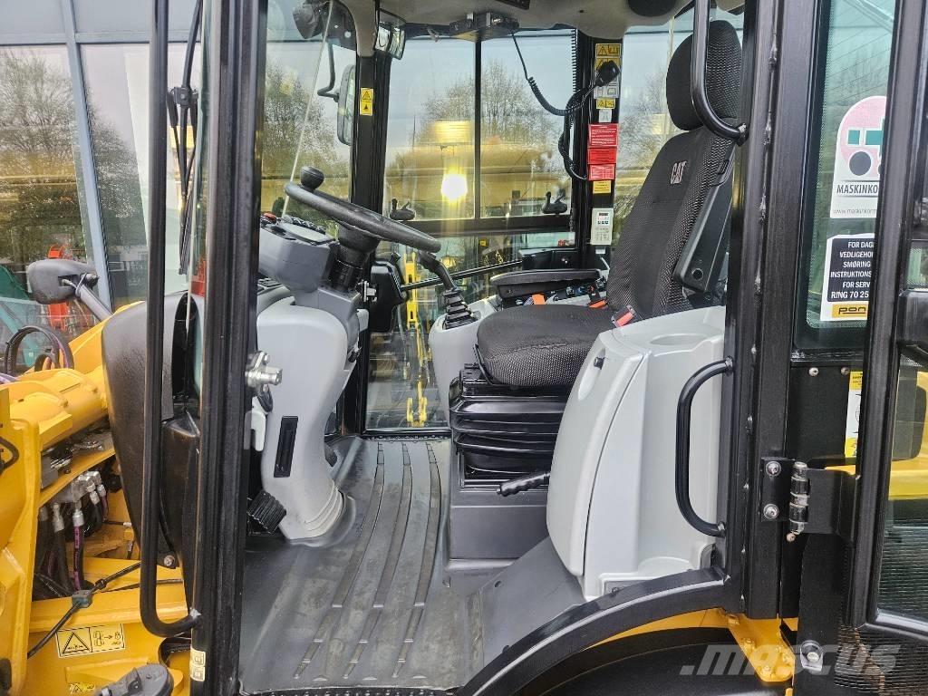 CAT 908m Колесни товарачи