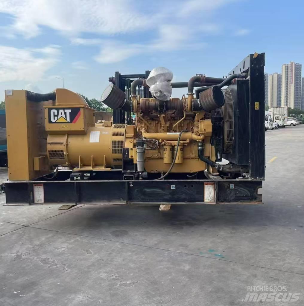 CAT 660kva Дизелови генератори
