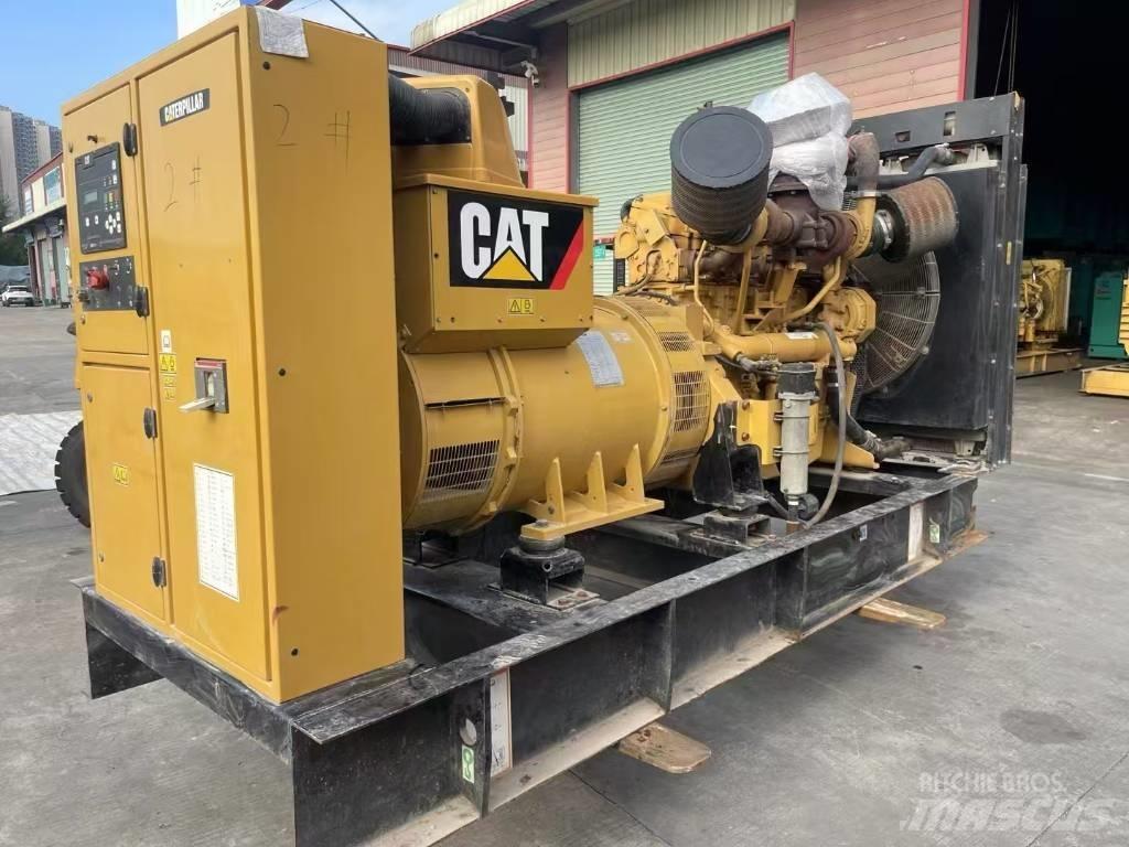 CAT 660kva Дизелови генератори
