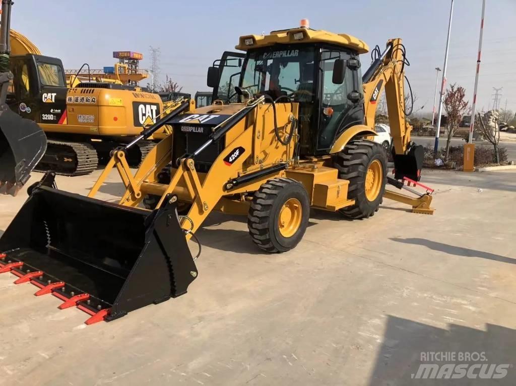 CAT 420 F Товарач със заден ексватор