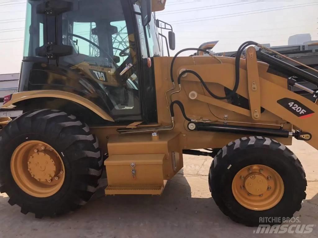CAT 420 F Товарач със заден ексватор