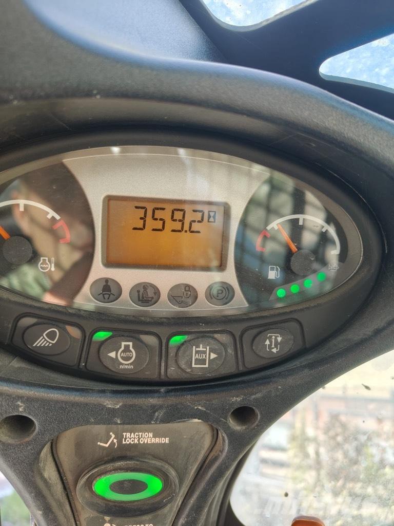 Bobcat T 770 Верижен товарач