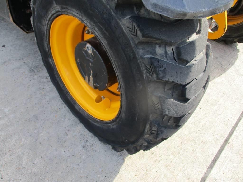 JCB 525-60 (404) Телескопични товарачи
