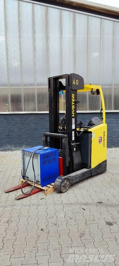 Hyster R 1.6 Ретрак/ Високоповдигач с изместване на вилката напред