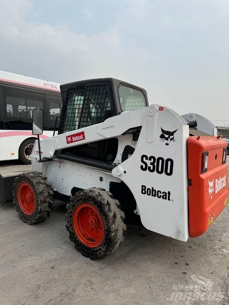 Bobcat S 300 Мини товарачи
