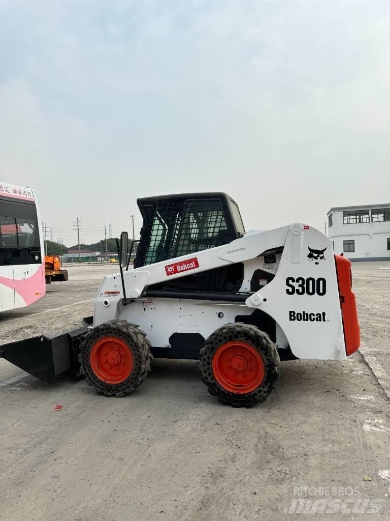 Bobcat S 300 Мини товарачи
