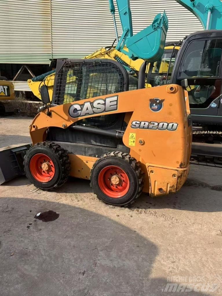 CASE SR 200 Мини товарачи
