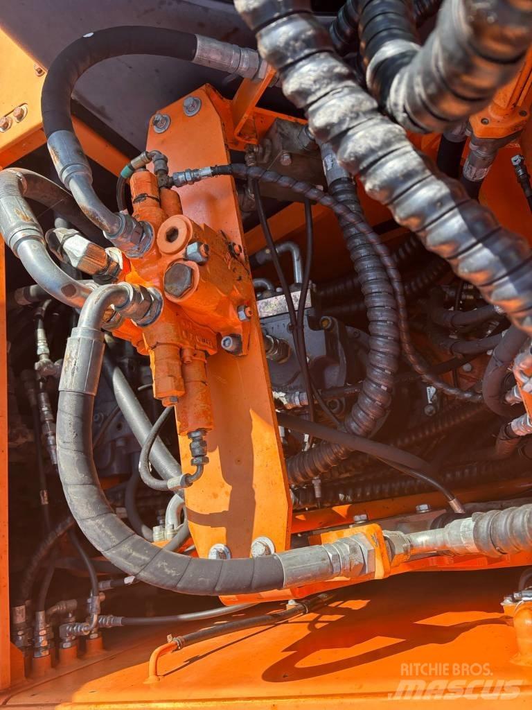 Doosan DX 210 W Колесни екскаватори