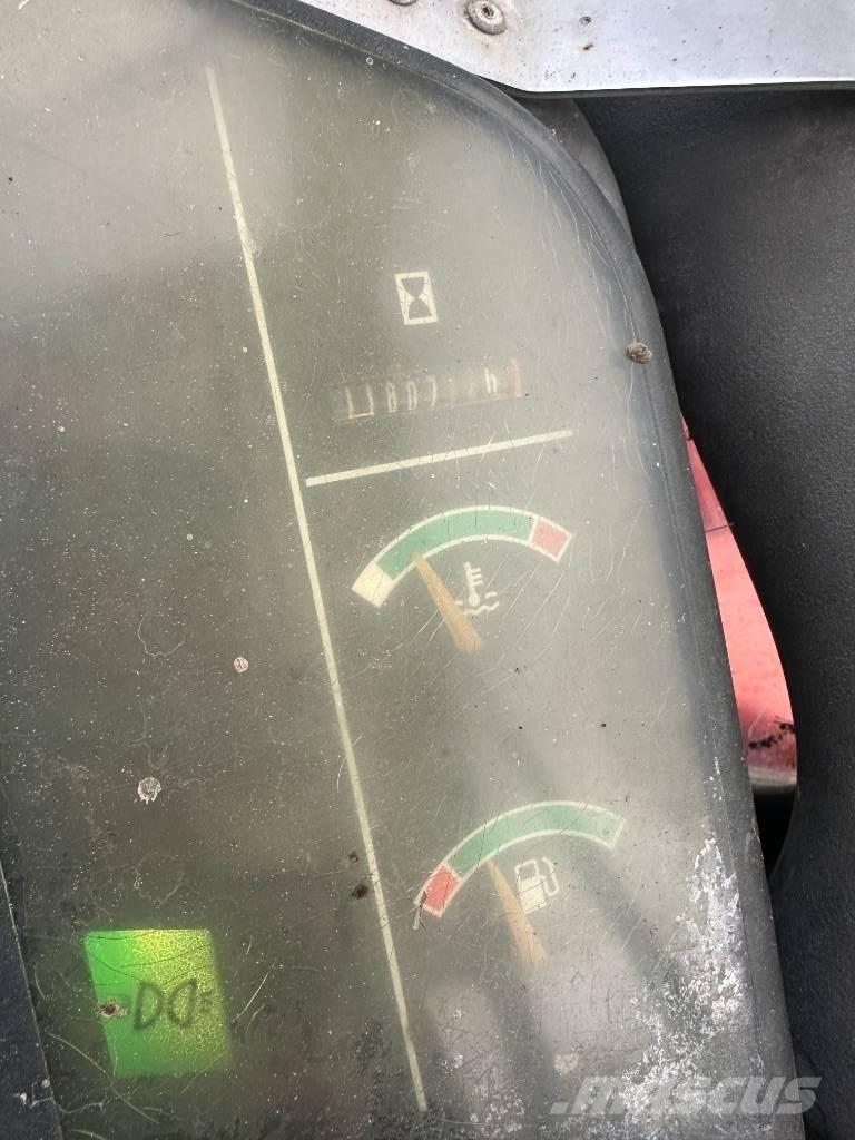 Komatsu PC 75 Средни екскаватори 7т - 12т