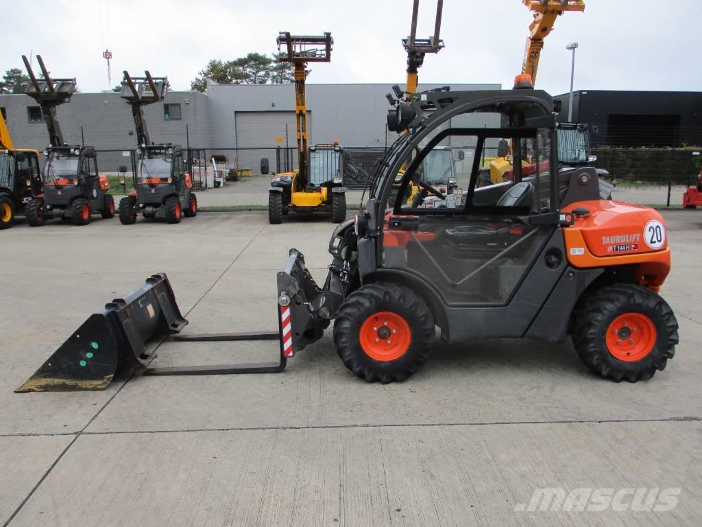 Ausa T144 HX4 (099) Телескопични товарачи