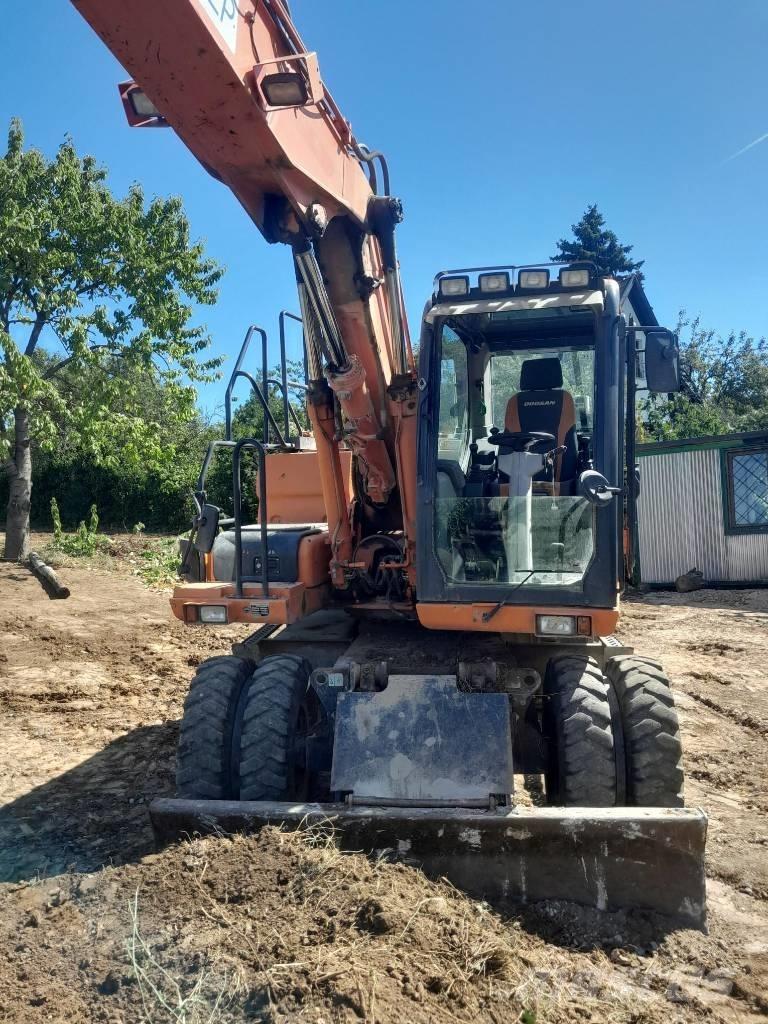 Doosan DX 160 W-3 Колесни екскаватори