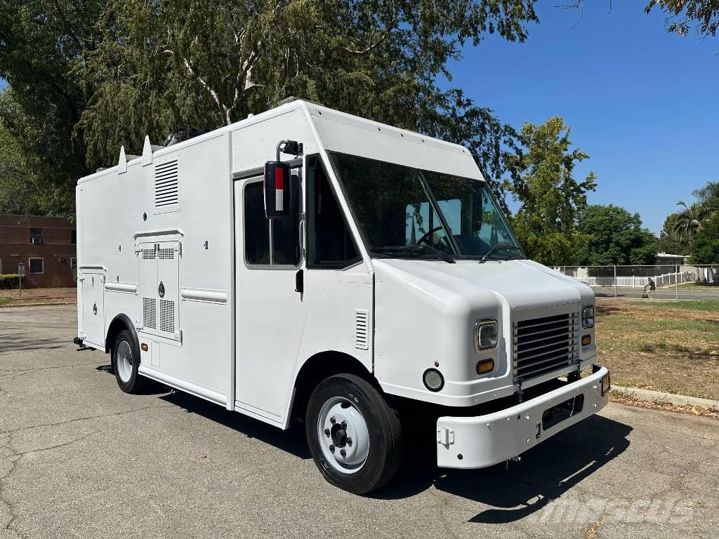  frieghtliner mt45 Пикапи