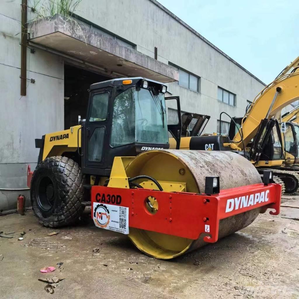 Dynapac CA 30 D Еднобарабанни ролки
