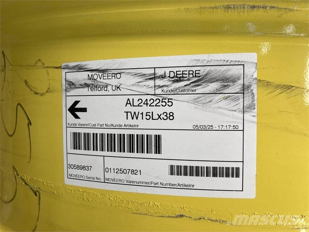 John Deere 15x38 Колелета/Гуми