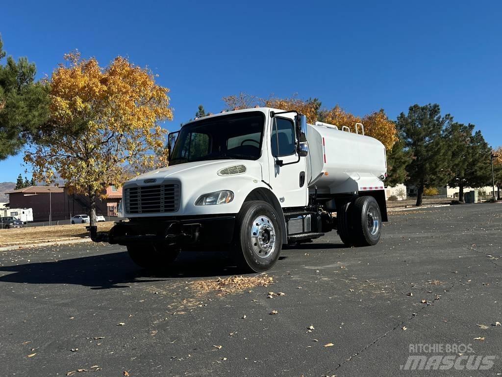 Freightliner M2 Цистерни за вода
