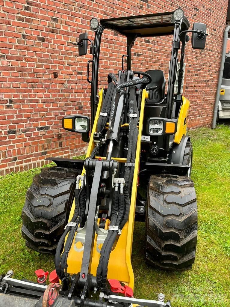 Gehl AL 330 Колесни товарачи