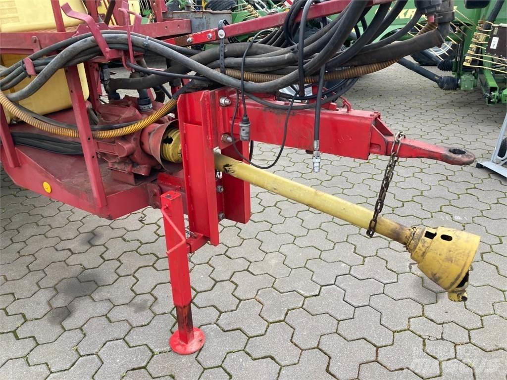 Hardi TYZ 2400 Прикачни пръскачки
