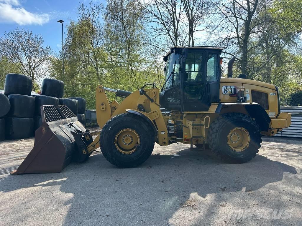 CAT 930M new tires! Колесни товарачи