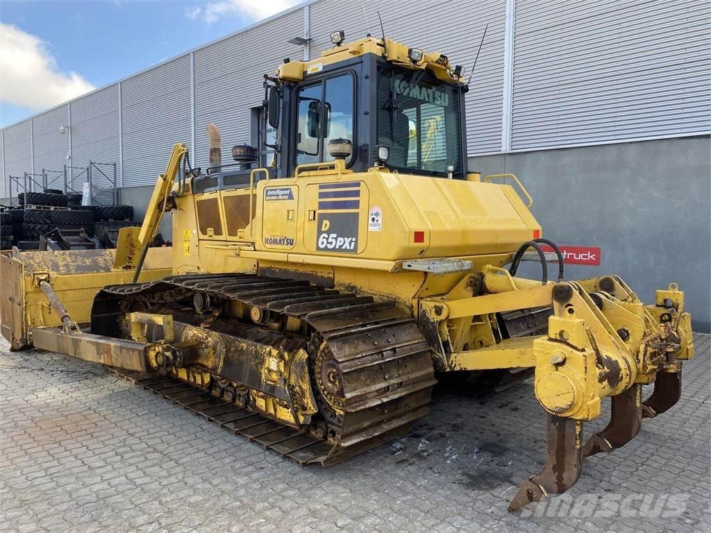 Komatsu D65PXI-18 Верижни булдозери
