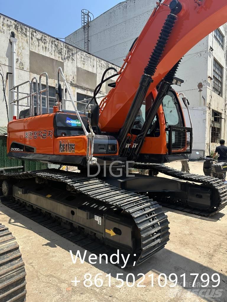 Doosan DX 300 Средни екскаватори 7т - 12т