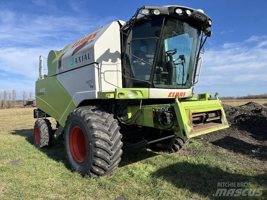 CLAAS Tucano 440 Комбайни