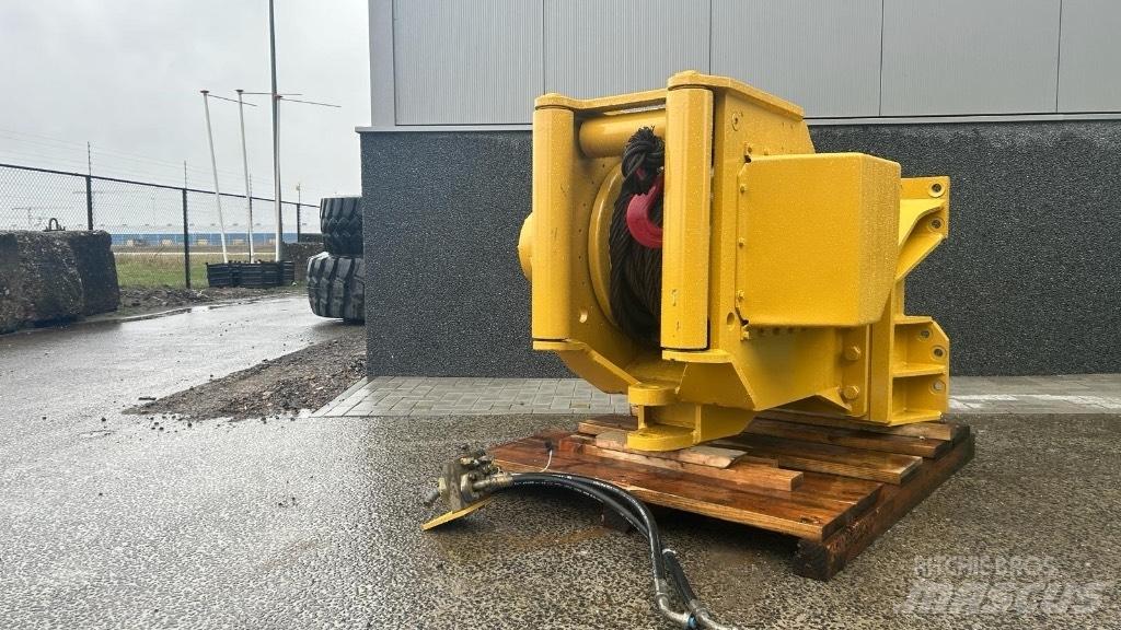CAT D 7 G Чакръци/ Рудан