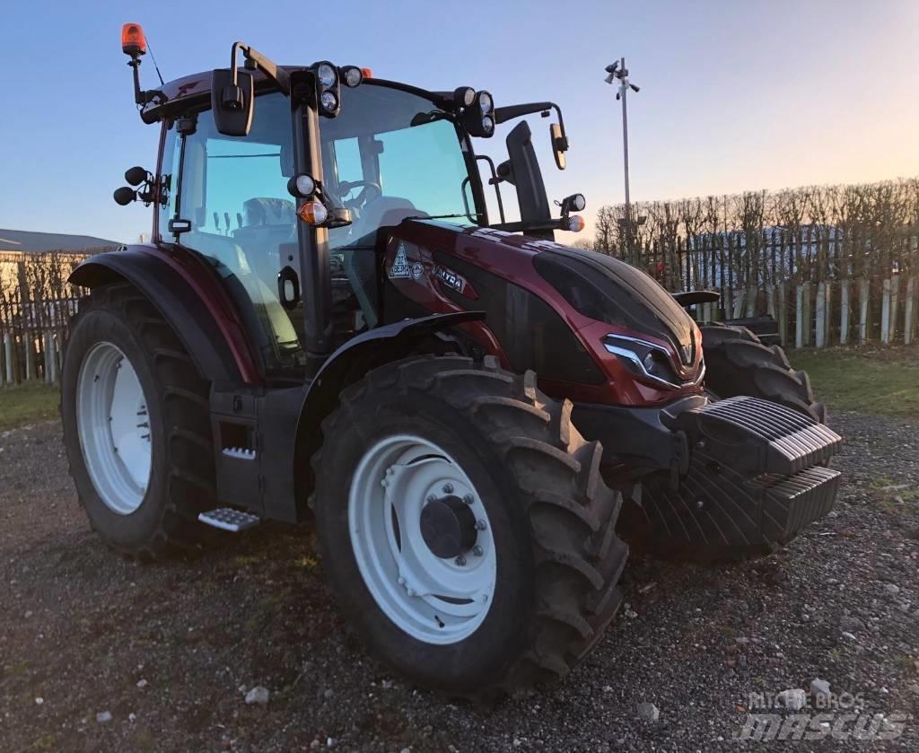 Valtra G125EA Трактори