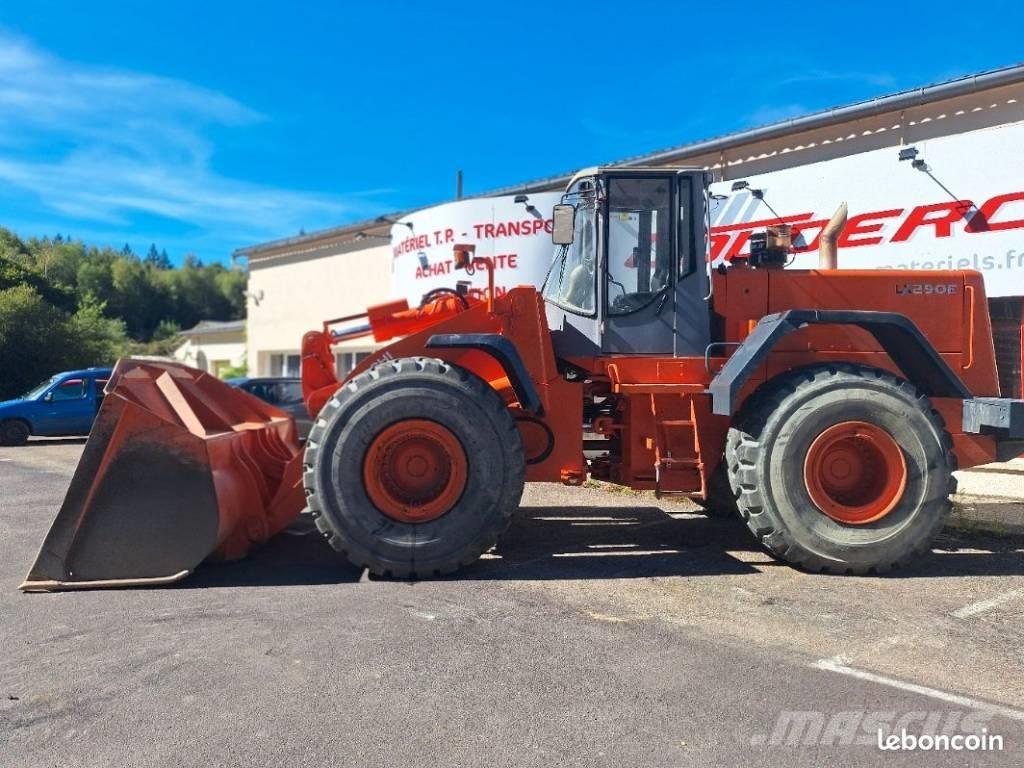 Hitachi LX 290 E Колесни товарачи