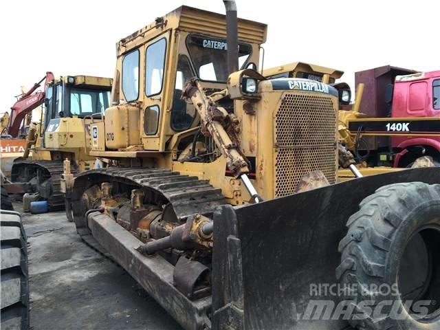 CAT D7G2 Верижни булдозери
